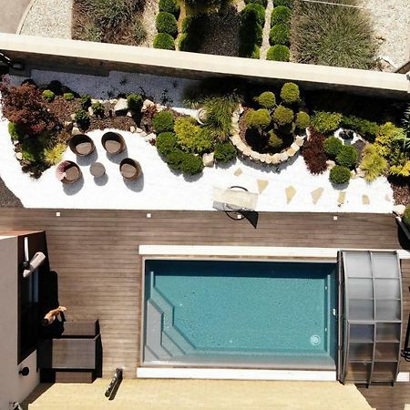 Janosikova Tiny House With Private Pool 아파트 외부 사진