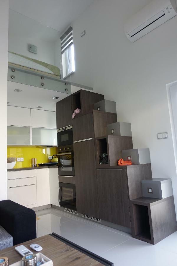 Janosikova Tiny House With Private Pool 아파트 외부 사진