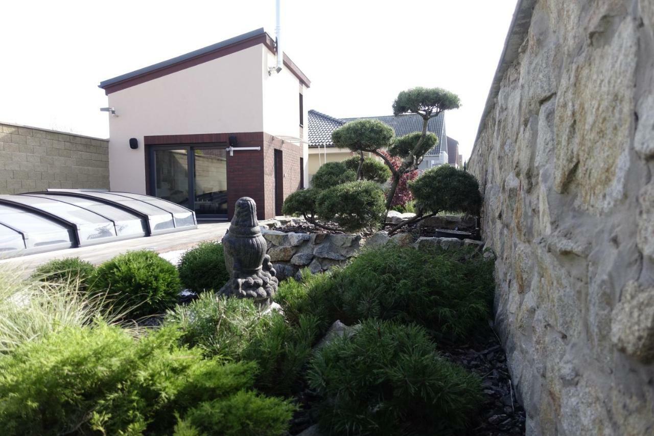 Janosikova Tiny House With Private Pool 아파트 외부 사진
